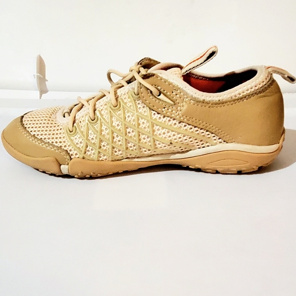 UNWORN ROCKPORT WASHABLE SNEAKERS/SHOES. WOMENS Sz:6 LACE UP, BEIGE, LIGHTWEIGHT - Picture 4 of 15